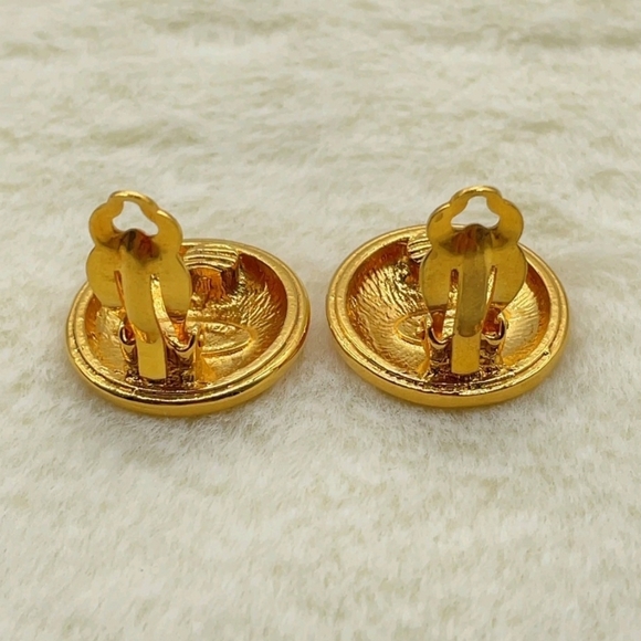 100%AUTHENTIC CHANEL COCO Mark Earring Plated Gold - Picture 10 of 12